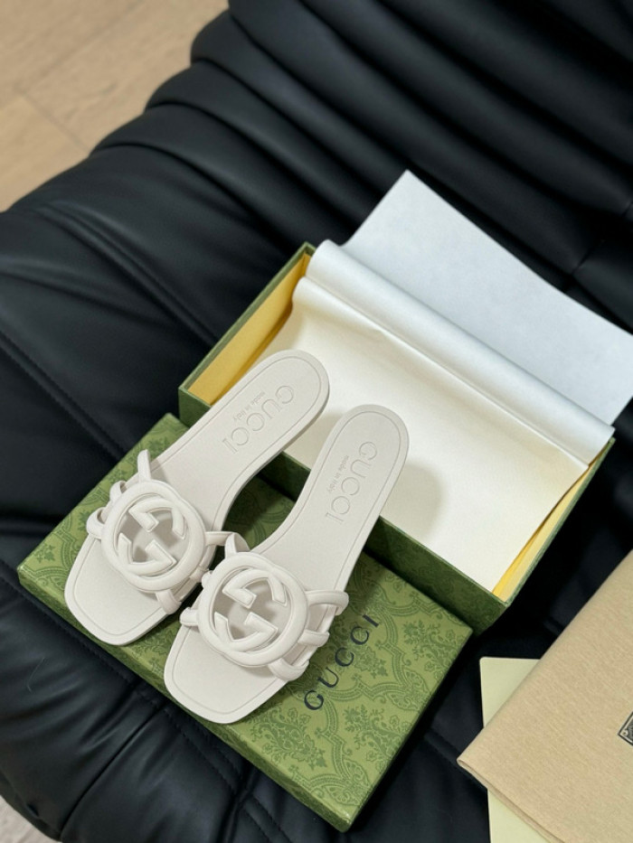 GUC* SLIPPERS DR258-092