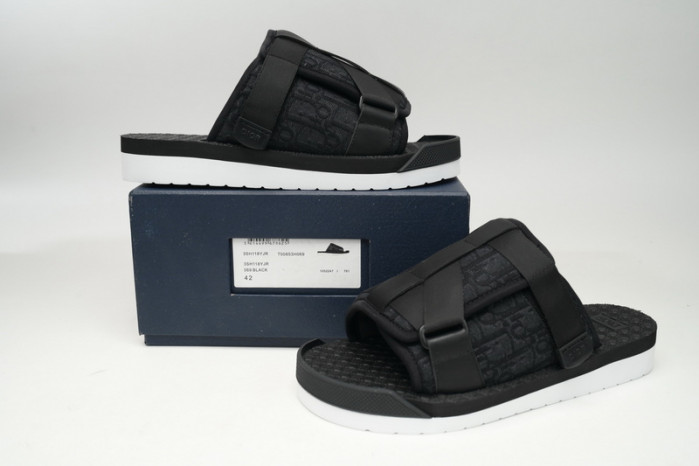 D*or slippers