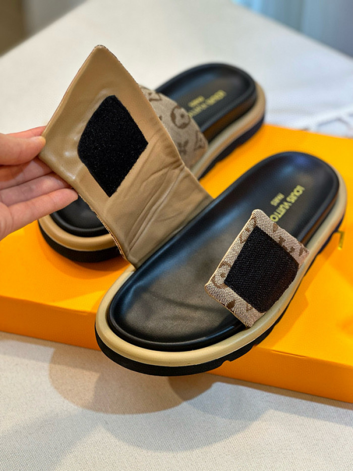 1*V SLIPPERS 11V0107-053