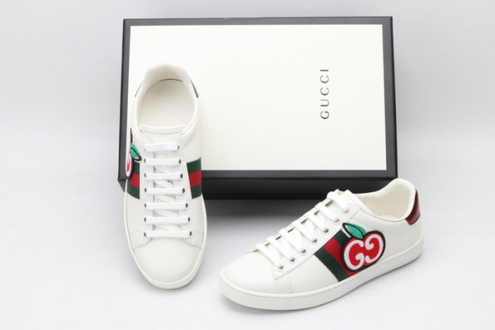 gucc ace embroidered low-top sneaker 611377d0pe09064