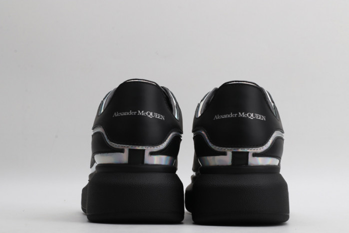 A1exa*der Mcqv*en SNEAKERS