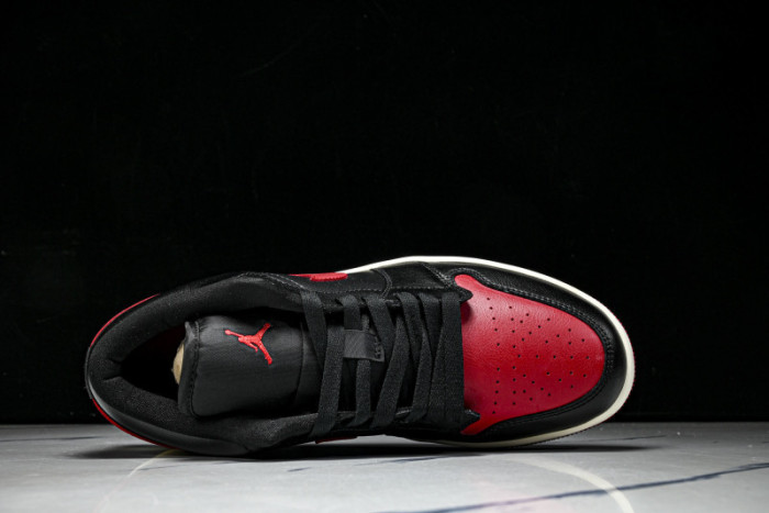 Air Jordan 1 Low Bred Sail DC0774-061