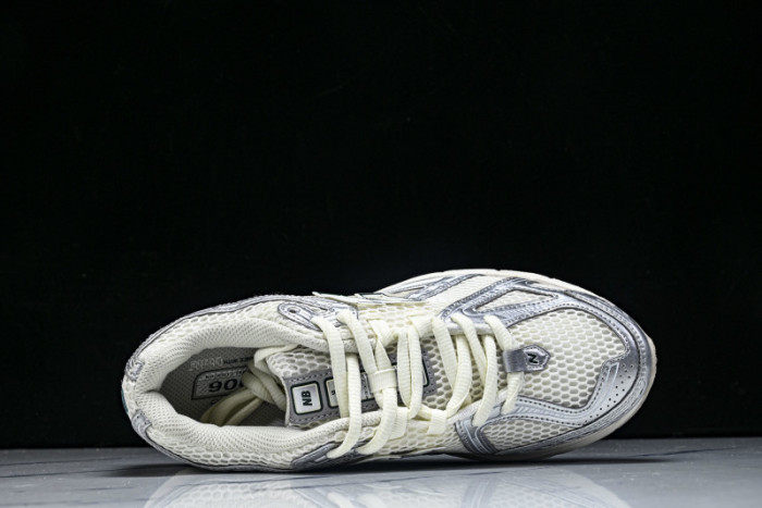 New Ba1an*e 1906R Silver Metallic Sea Salt M1906REE