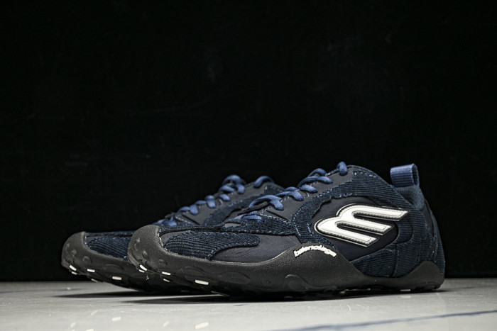 BLCG Sneaker 825418 WDWTS 1996
