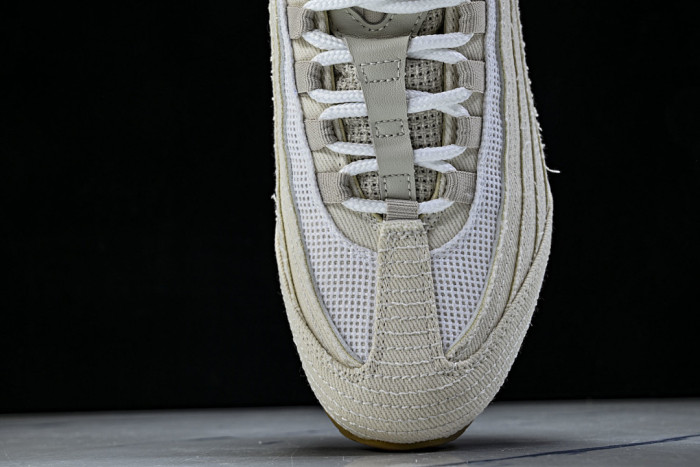 Leu*s x Nike Air Max 95 OG Light Orewood Brown HM4743-100
