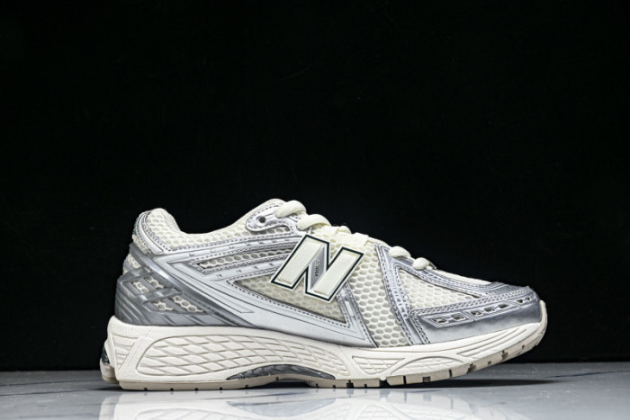 New Ba1an*e 1906R Silver Metallic Sea Salt M1906REE