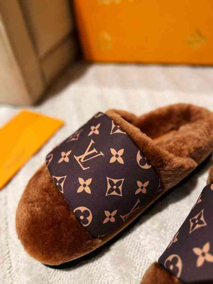 1*V SLIPPERS 11V0107-019