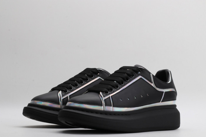 A1exa*der Mcqv*en SNEAKERS