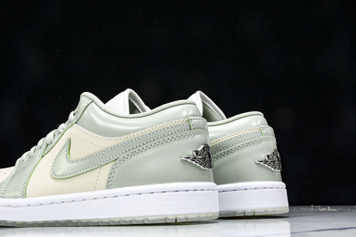 Air Jordan 1 Low SE Seafoam HF4078-100