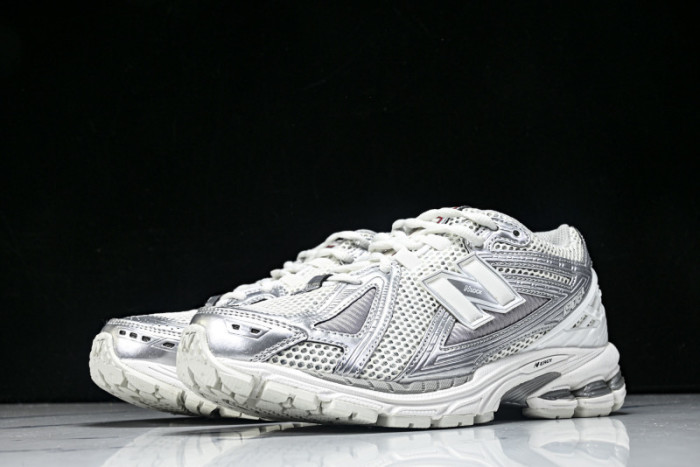 New Ba1an*e 1906R Urbancore Silver M1906RCB