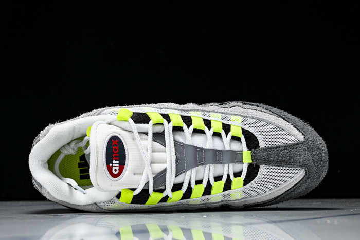 UNDEFEATED x Nike Air Max 95 