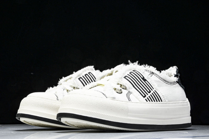 D10R Sneaker D896-173