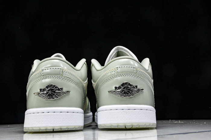 Air Jordan 1 Low SE Seafoam HF4078-100