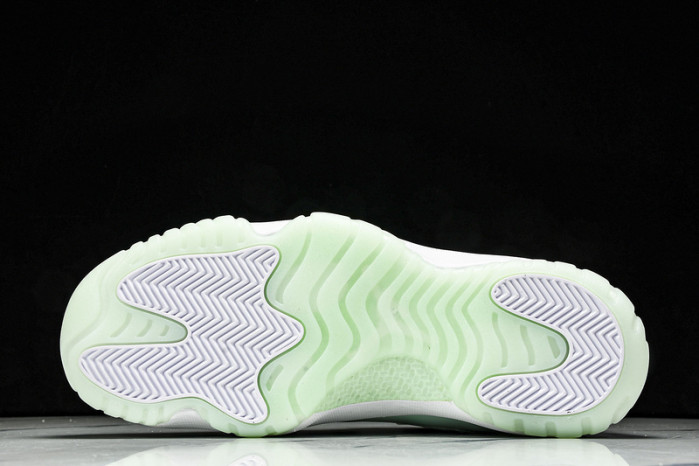 Air Jordan 11 Low “Igloo” AH7860-103