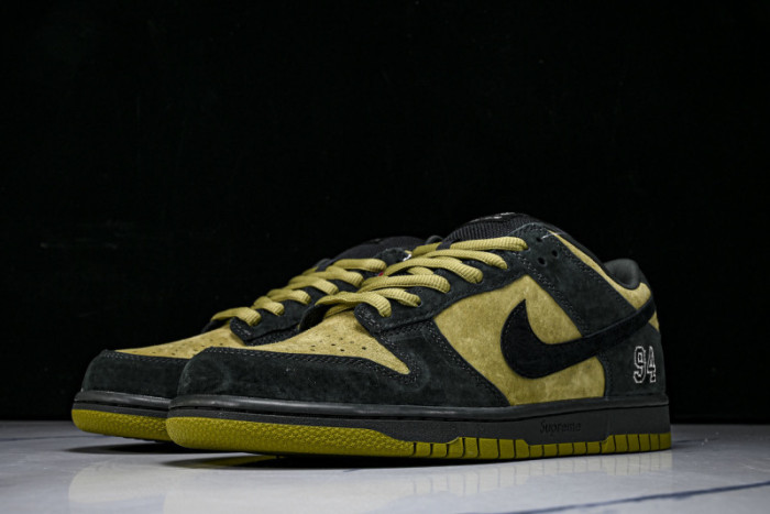 Nike SB Dunk Low Svp*me 94 Camper Green HQ8487-300