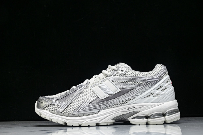 New Ba1an*e 1906R Urbancore Silver M1906RCB