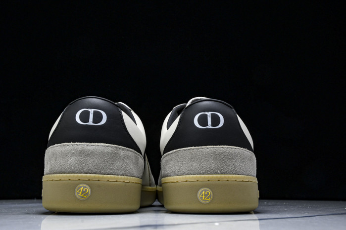D10R SHOES B01 D896-178