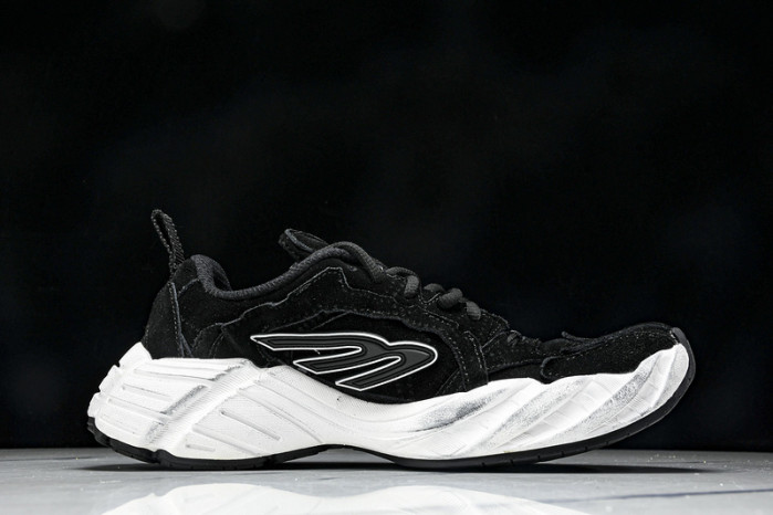 BLCG Sneaker 825418 WDWTS 1977