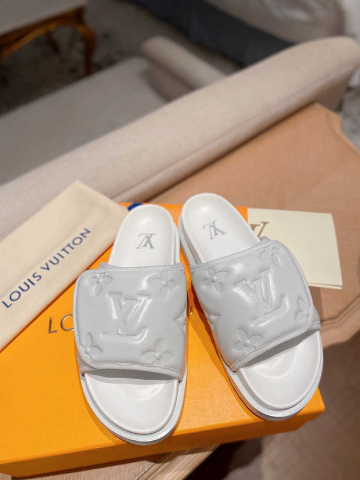 1*V SLIPPERS 11V0107-026