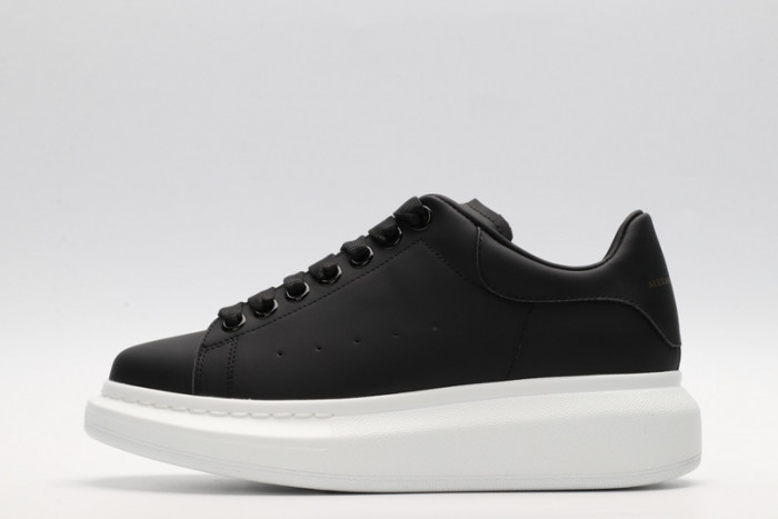A1exa*der Mcqv*en SNEAKERS