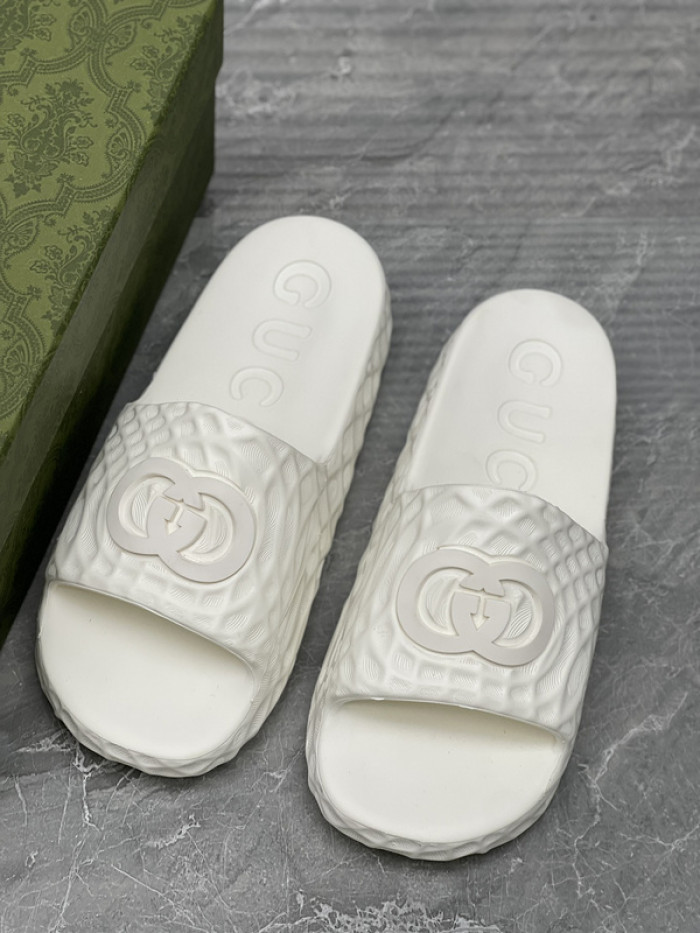 GUC* SLIPPERS DR258-074