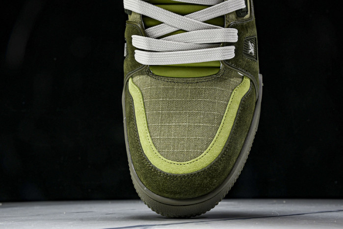 1V TRAINER 1V0425-326