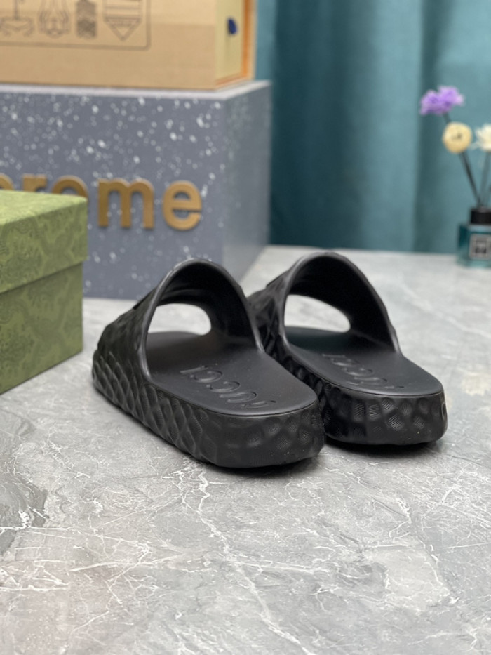 GUC* SLIPPERS DR258-075