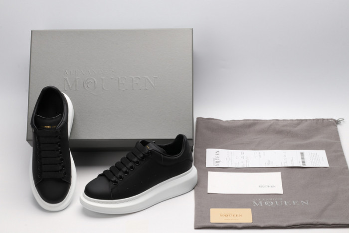A1exa*der Mcqv*en SNEAKERS