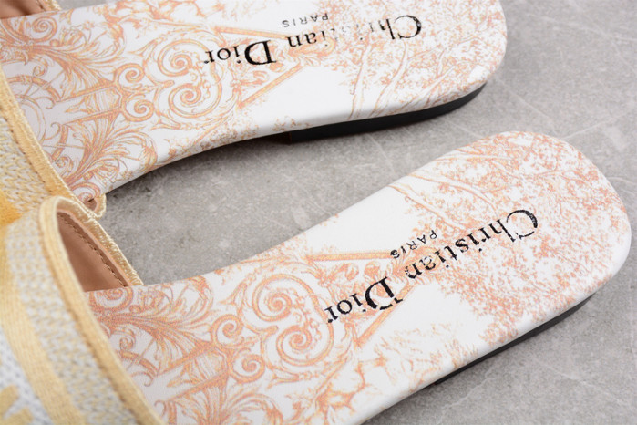 D*or slippers