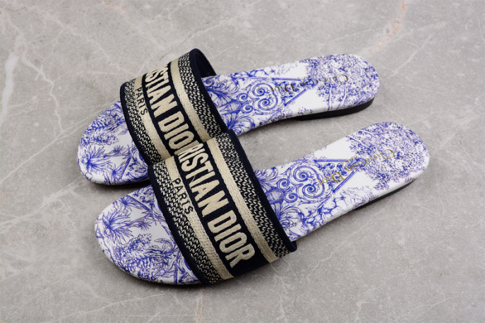 D*or slippers
