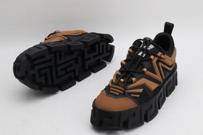 vers sneakers