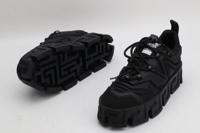 vers sneakers