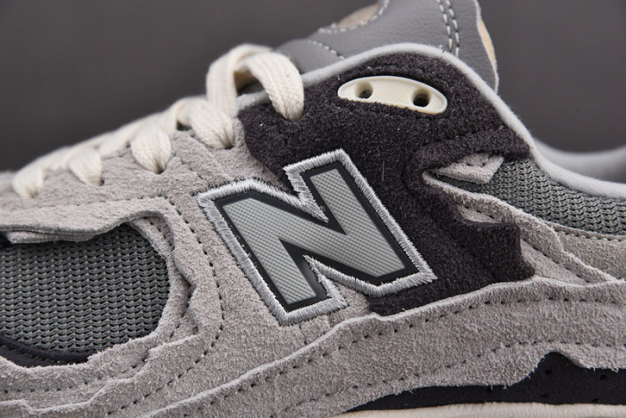 new balance 2002r protection pack rain cloud m2002rda