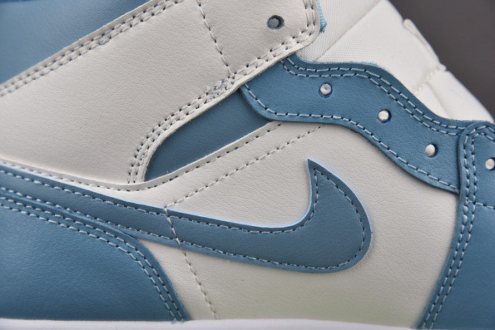 wmns air jordan 1 mid 