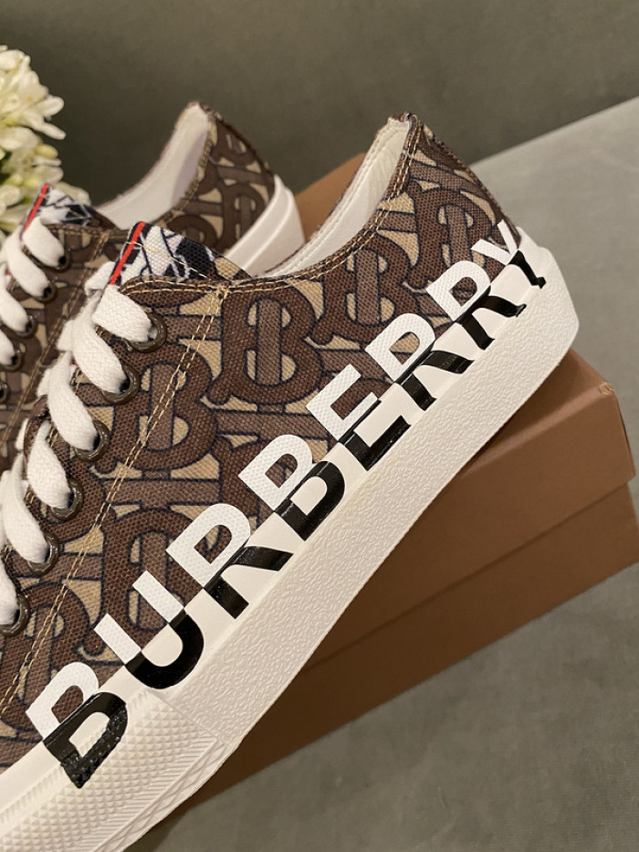 bby sneaker