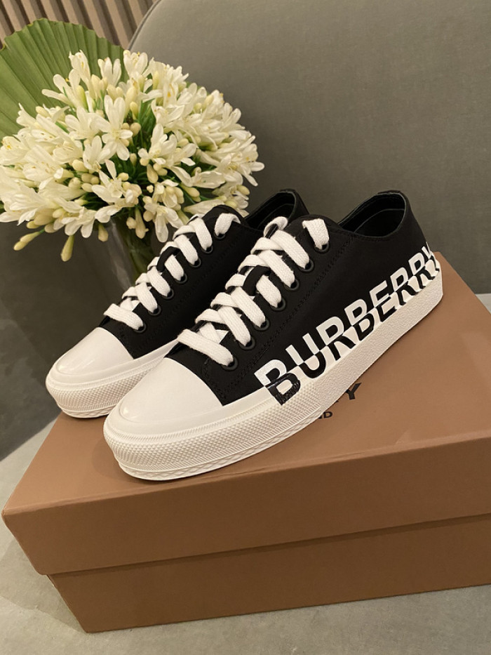 bby sneaker