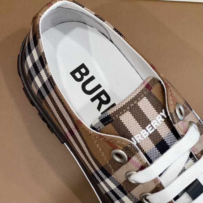 bby sneaker