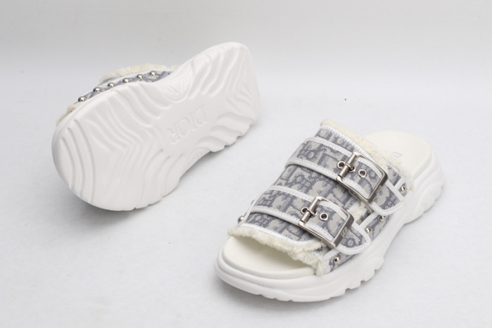 D10r SLIPPERS DR258-003