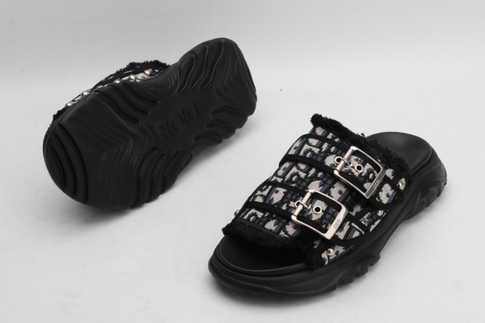 D10r SLIPPERS DR258-004
