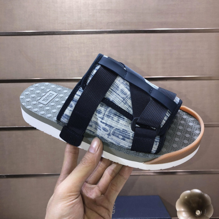 D*or slippers