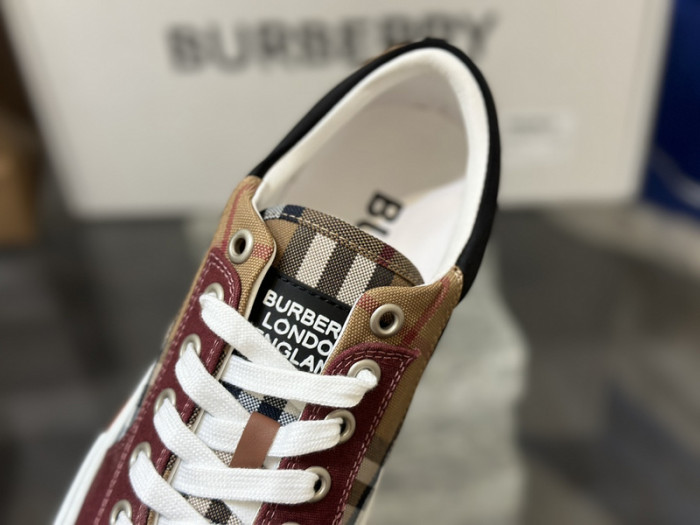 bby sneaker by0050