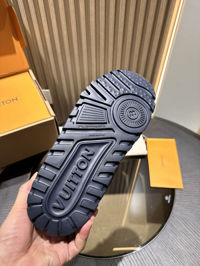 1V SNEAKERS 1V0425-172