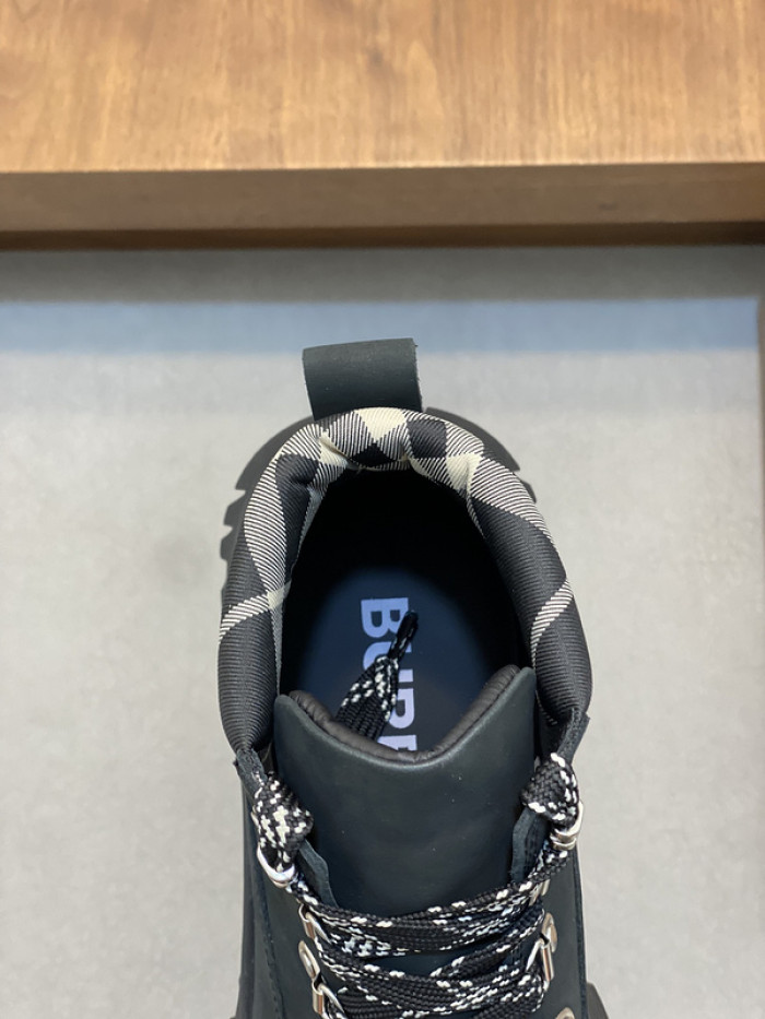 BBY SNEAKER BY00102