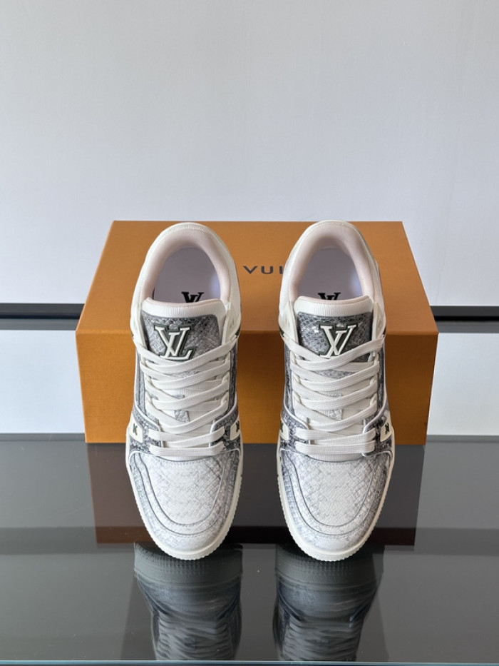 1V SNEAKERS 1V0425-209