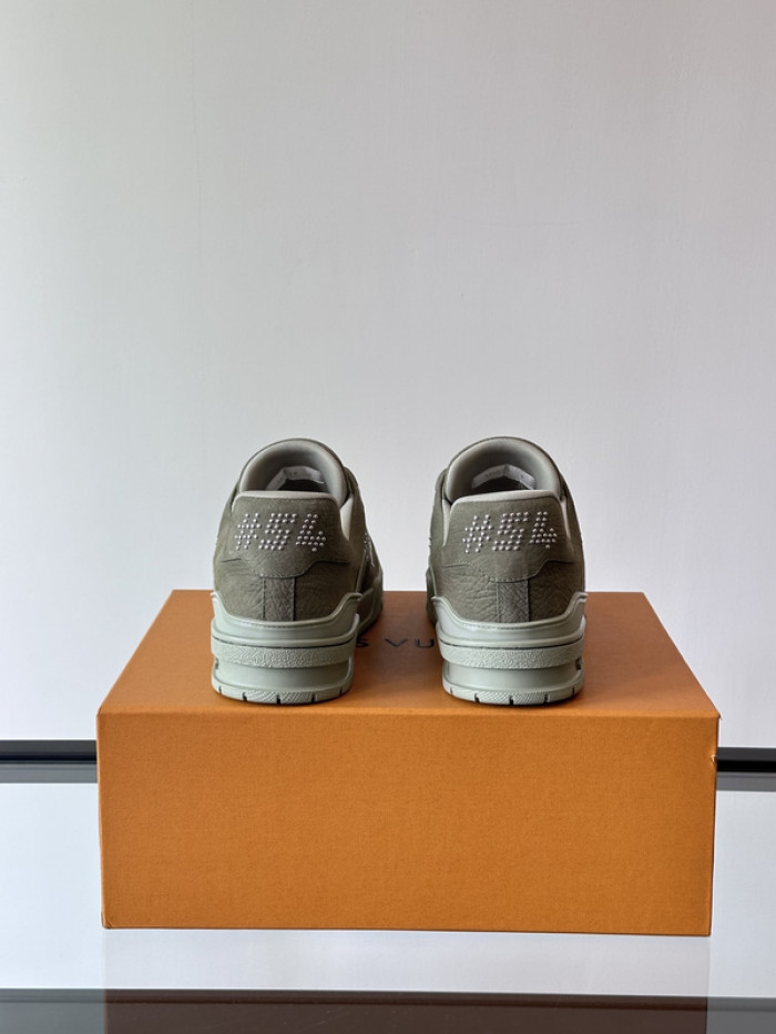 1V SNEAKERS 1V0425-210