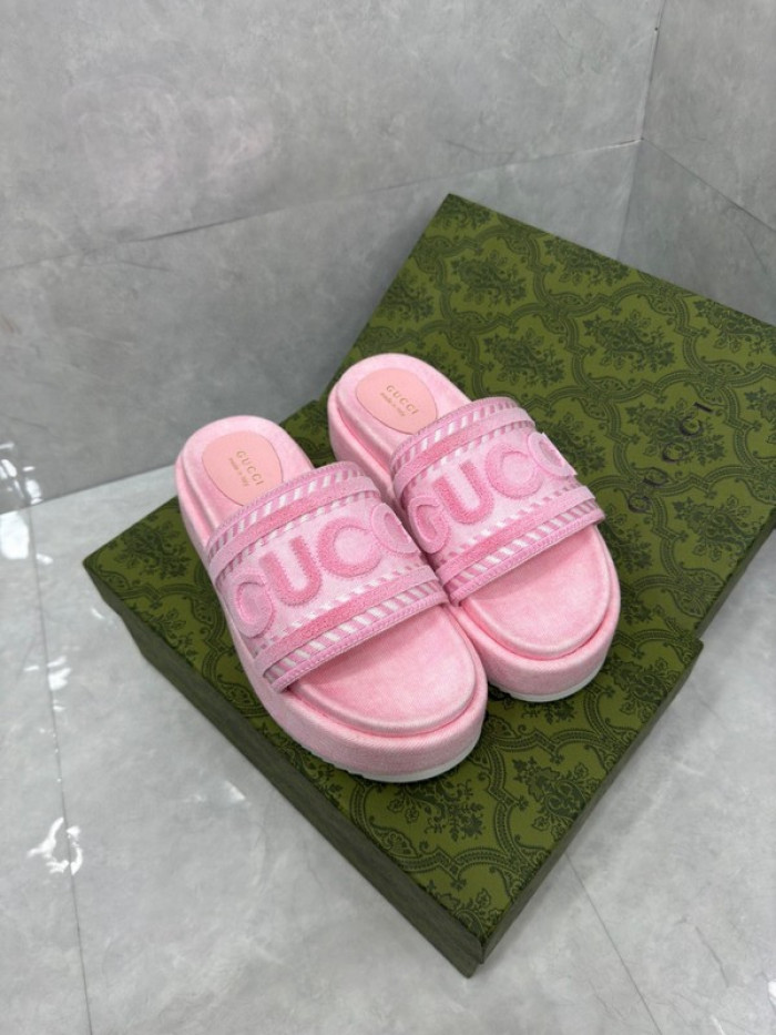 Gv*c SLIPPERS GU568-108