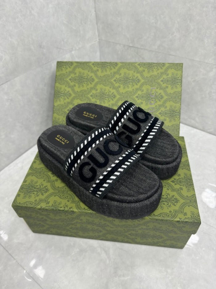 Gv*c SLIPPERS GU568-109