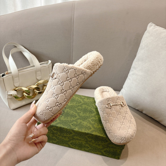 Gv*c SLIPPERS GU568-111