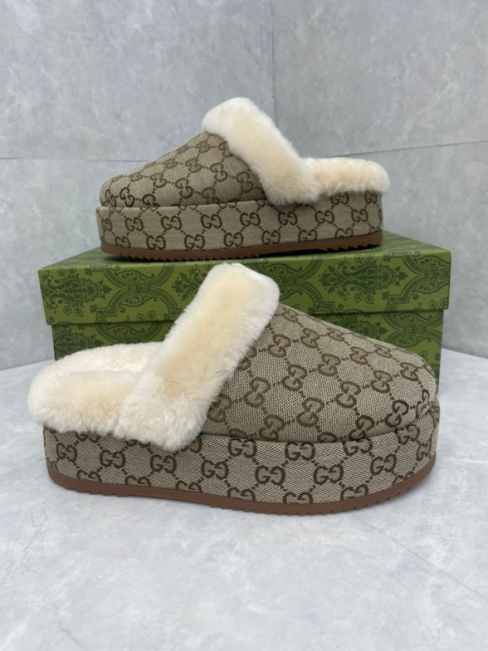 Gv*c SLIPPERS GU568-113