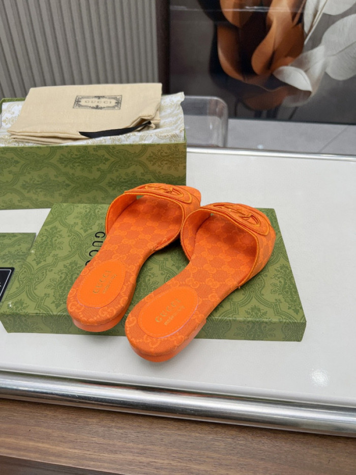 Gv*c SLIPPERS GU568-119